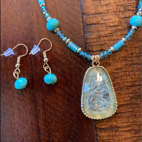 Jewelry - Gorgeous necklace and earring set-New!